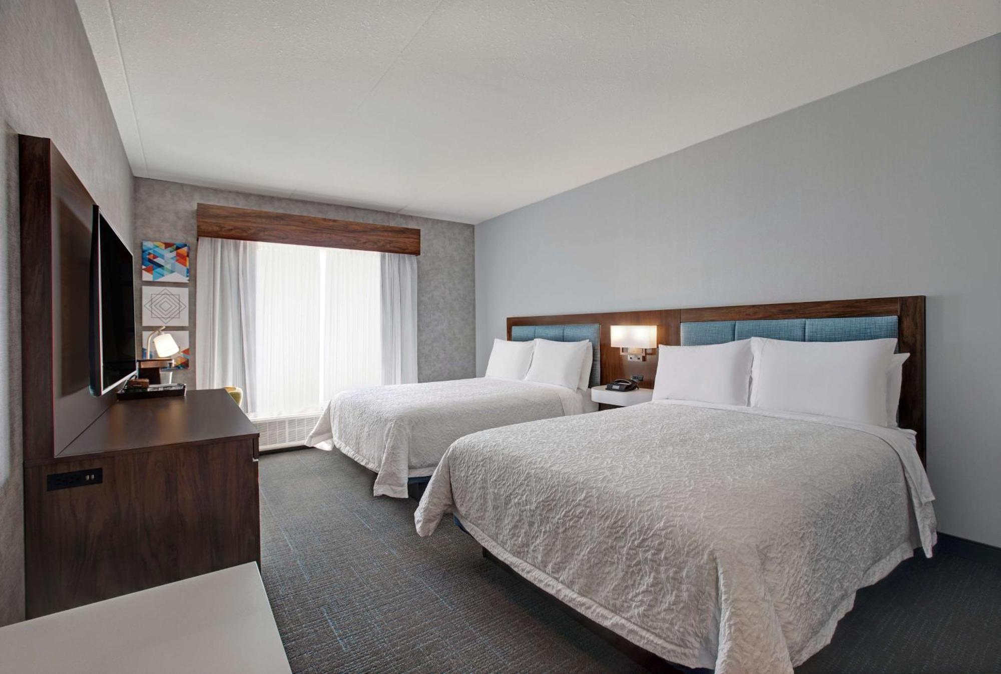 Hampton Inn & Suites By Hilton Waterloo St. Jacobs Екстериор снимка
