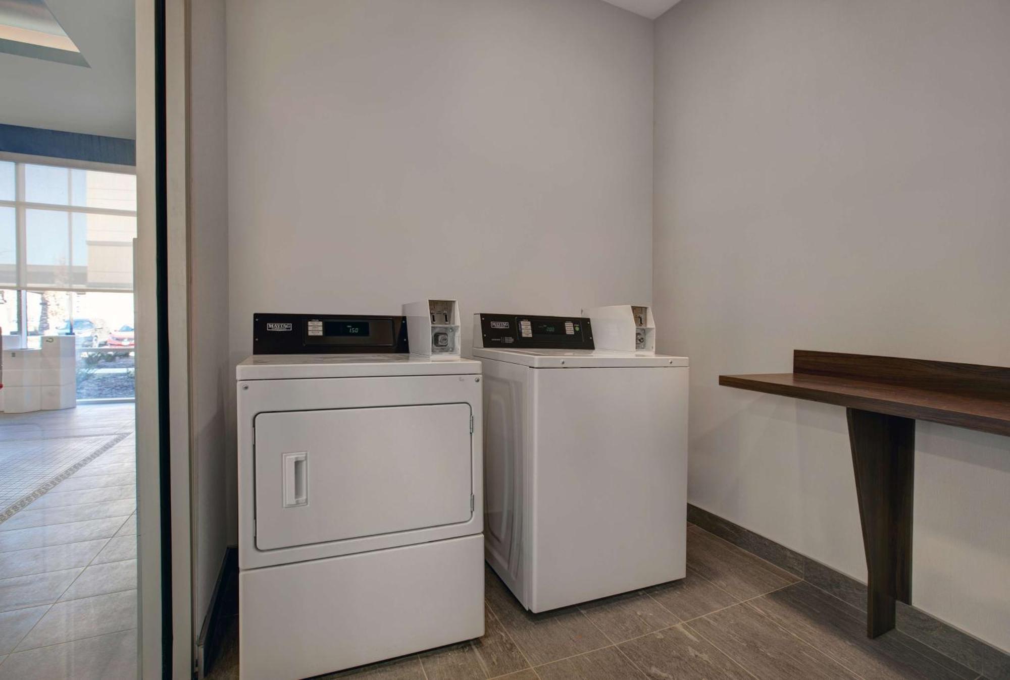 Hampton Inn & Suites By Hilton Waterloo St. Jacobs Екстериор снимка