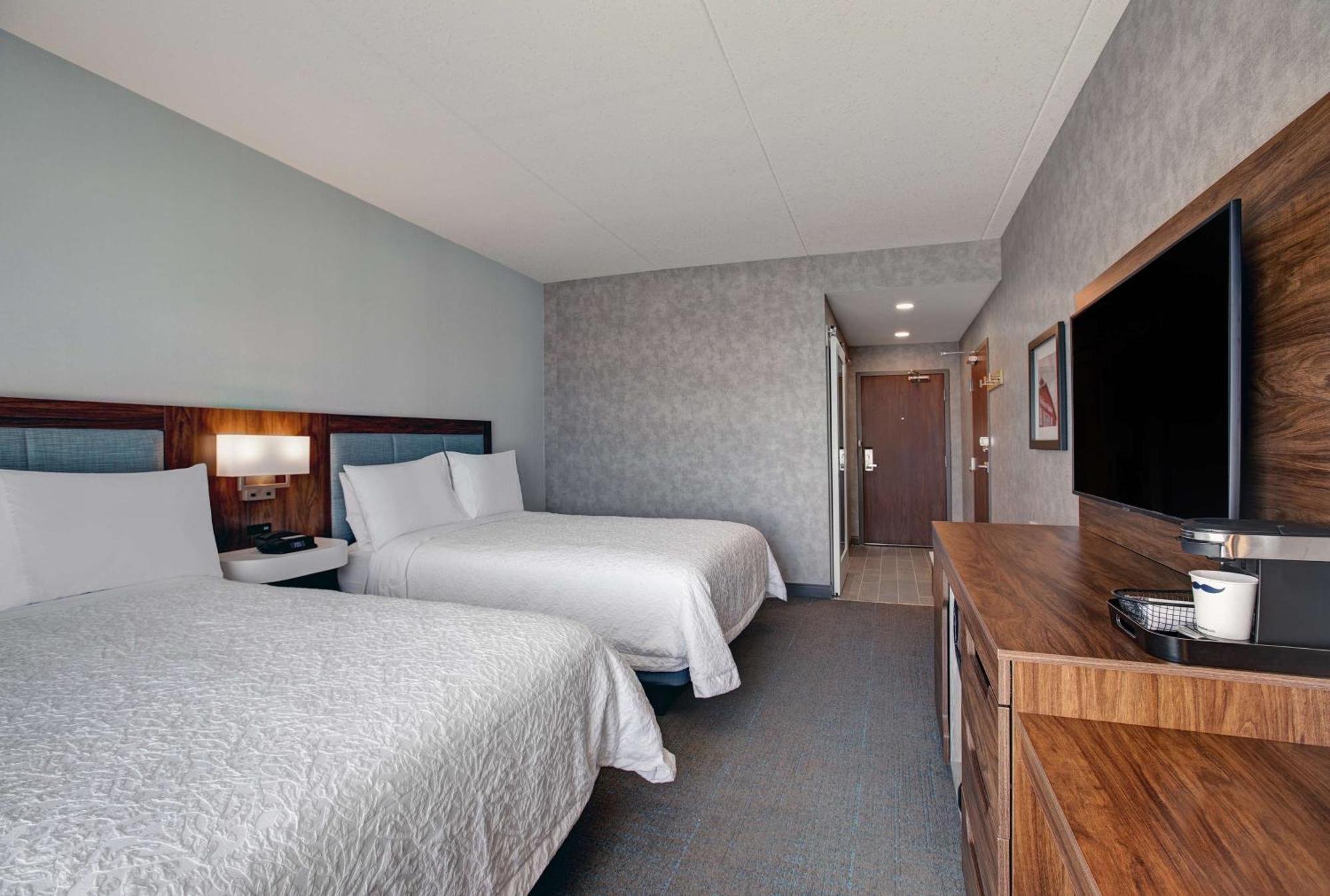 Hampton Inn & Suites By Hilton Waterloo St. Jacobs Екстериор снимка