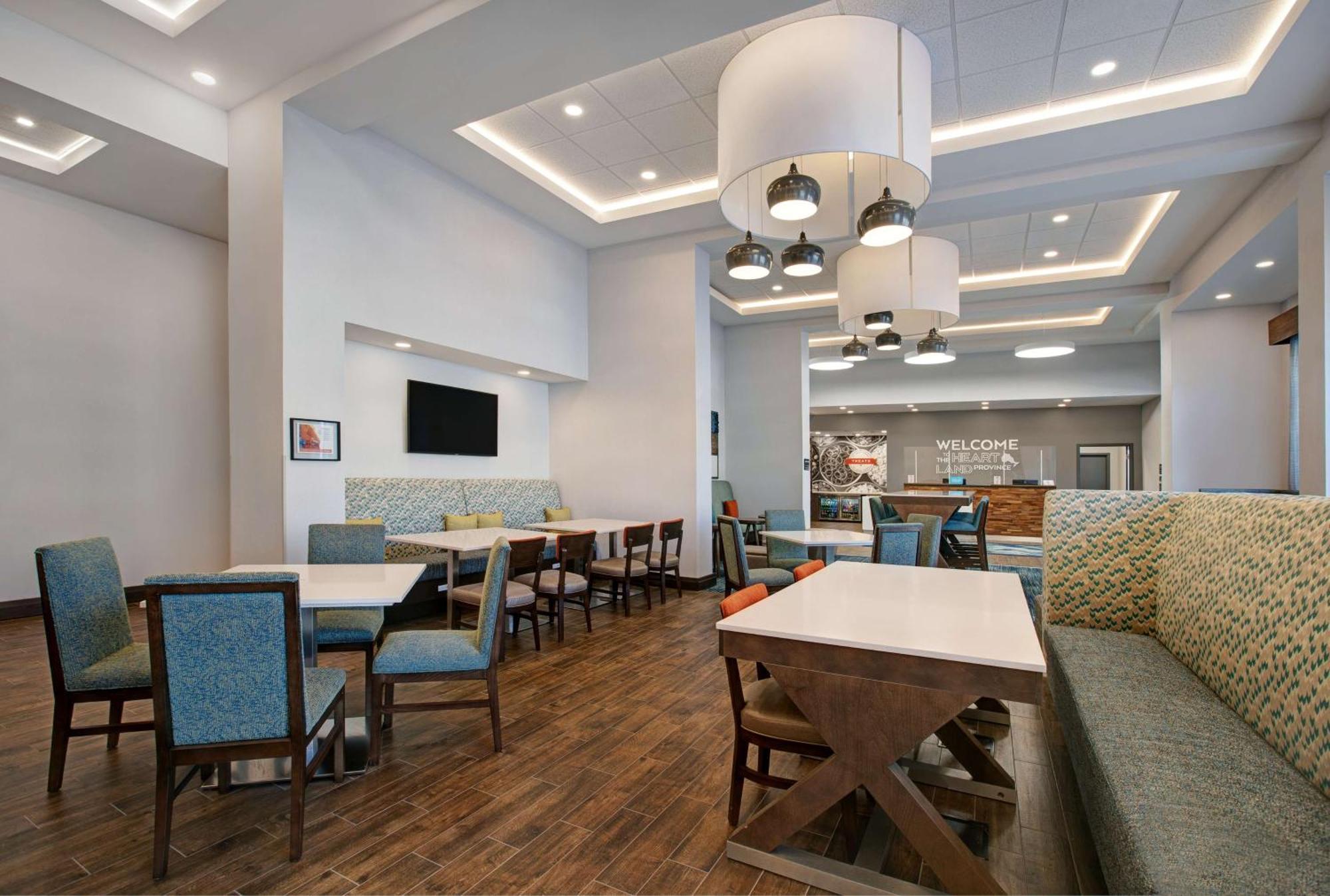 Hampton Inn & Suites By Hilton Waterloo St. Jacobs Екстериор снимка