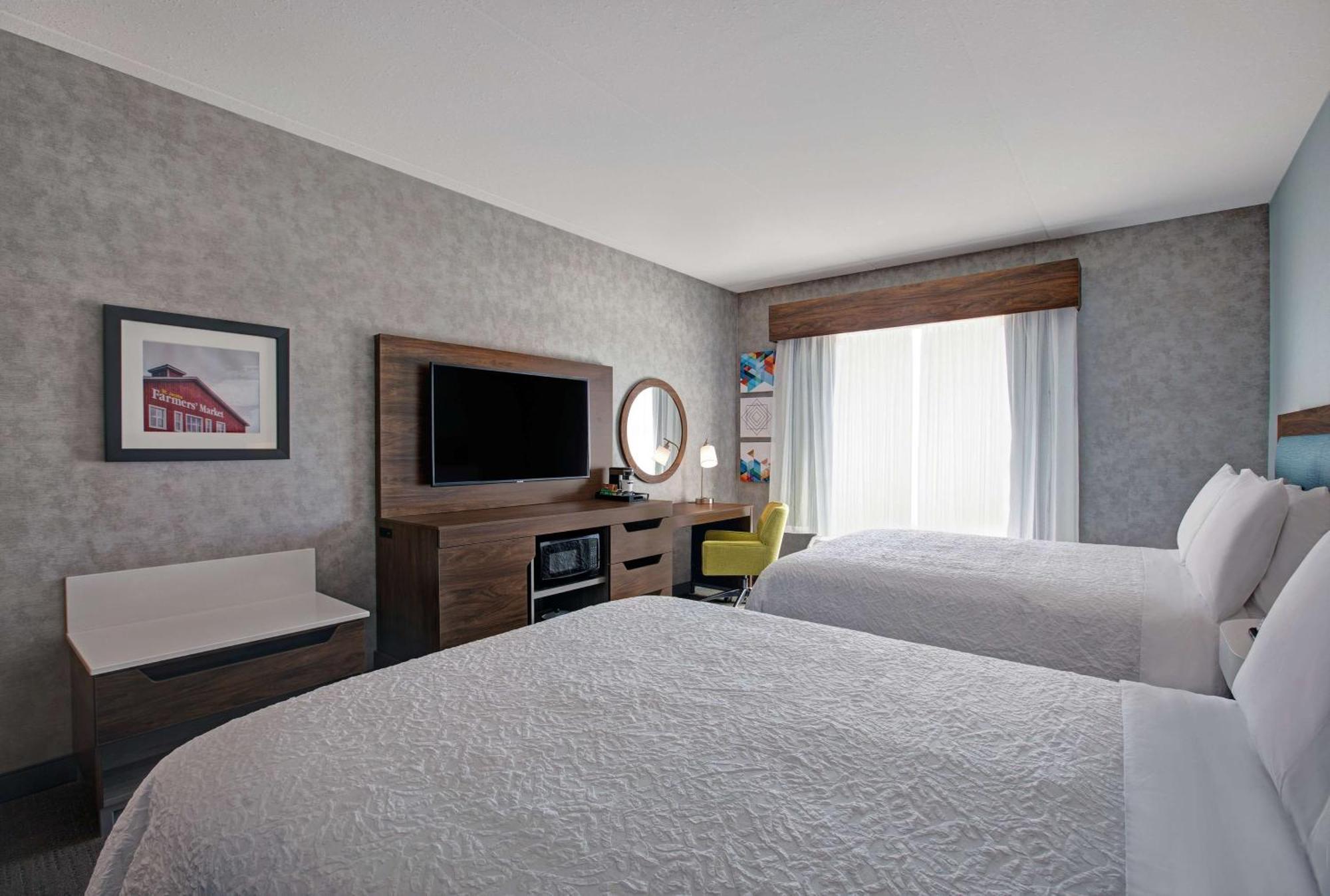Hampton Inn & Suites By Hilton Waterloo St. Jacobs Екстериор снимка